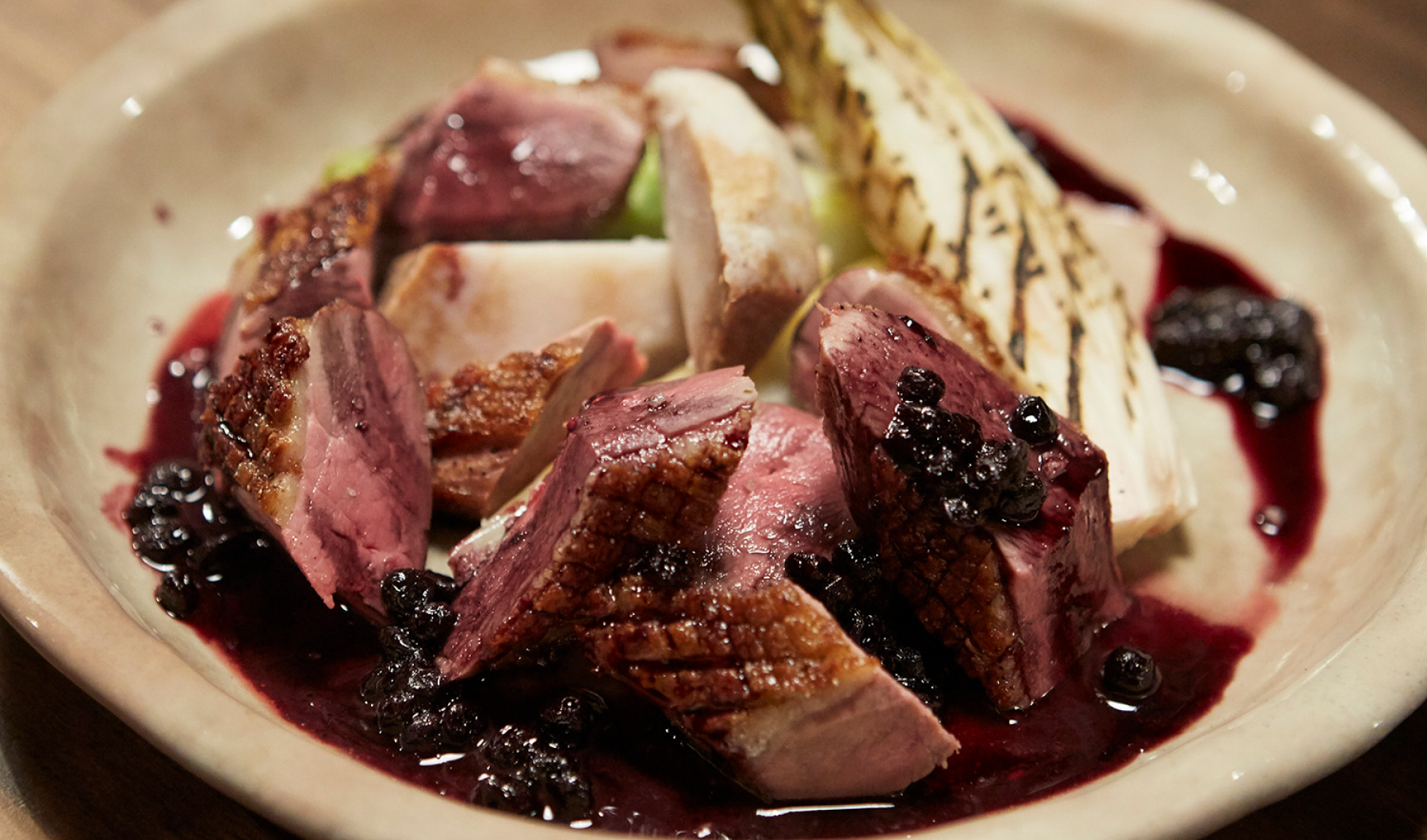 シャラン産鴨 いくつかのベリーソース